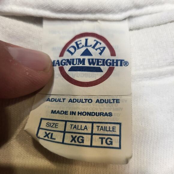 Hooters Shirt Mens XL White Naples FL Restaurant Tee T-Shirt Owl Graphic Casual - Picture 2 of 7